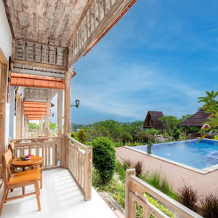 D'Arya Sea View Hotel Batununggul Exterior foto